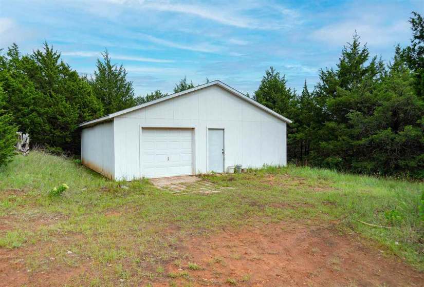 4 Bedrooms Bedrooms, 0 ,3 BathroomsBathrooms,Residential,Single Family,Bluebird,1,133437