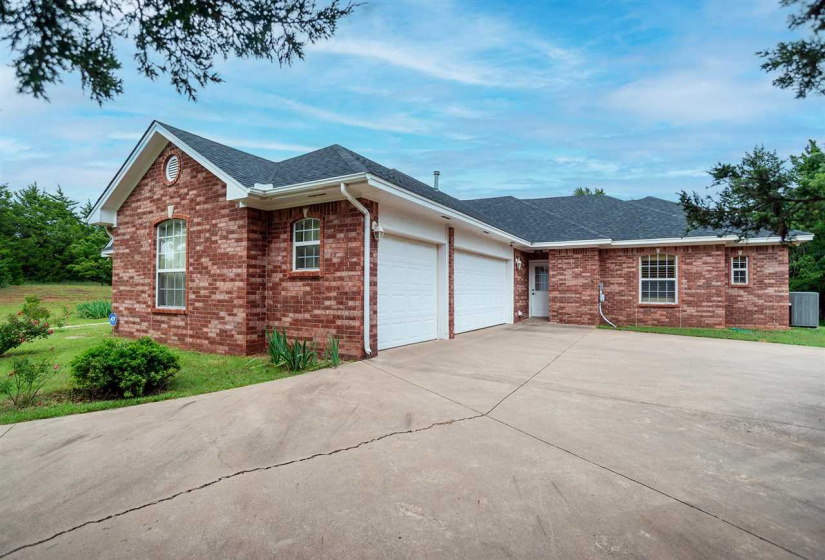 4 Bedrooms Bedrooms, 0 ,3 BathroomsBathrooms,Residential,Single Family,Bluebird,1,133437