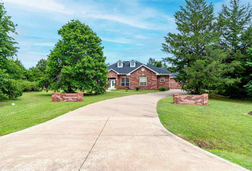 4 Bedrooms Bedrooms, 0 ,3 BathroomsBathrooms,Residential,Single Family,Bluebird,1,133437