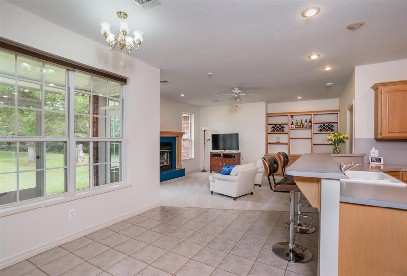 4 Bedrooms Bedrooms, 0 ,3 BathroomsBathrooms,Residential,Single Family,Bluebird,1,133437