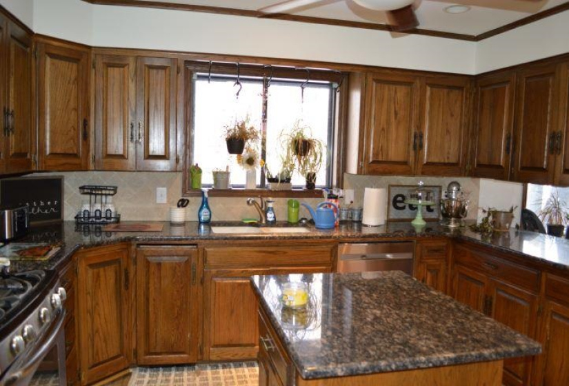 4 Bedrooms Bedrooms, 0 ,5 BathroomsBathrooms,Residential,Single Family,Country Club,1.5,133441