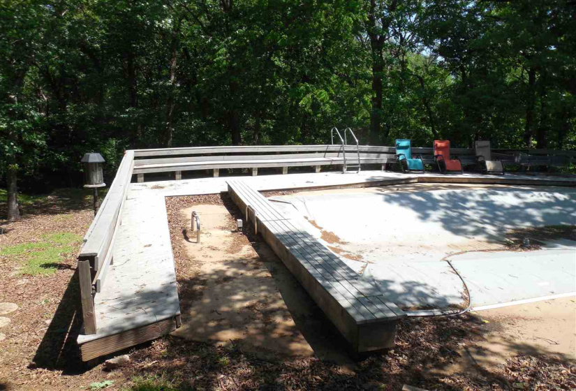 4 Bedrooms Bedrooms, 0 ,5 BathroomsBathrooms,Residential,Single Family,Country Club,1.5,133441