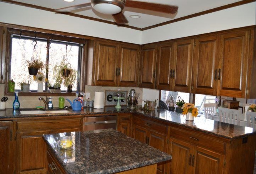 4 Bedrooms Bedrooms, 0 ,5 BathroomsBathrooms,Residential,Single Family,Country Club,1.5,133441