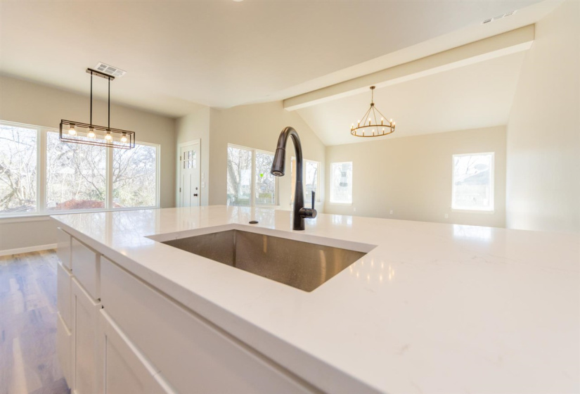 3 Bedrooms Bedrooms, 0 ,2 BathroomsBathrooms,Residential,Single Family,Main,1,133443