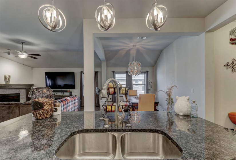 3 Bedrooms Bedrooms, 0 ,2 BathroomsBathrooms,Residential,Single Family,Landry Ln,1,133447