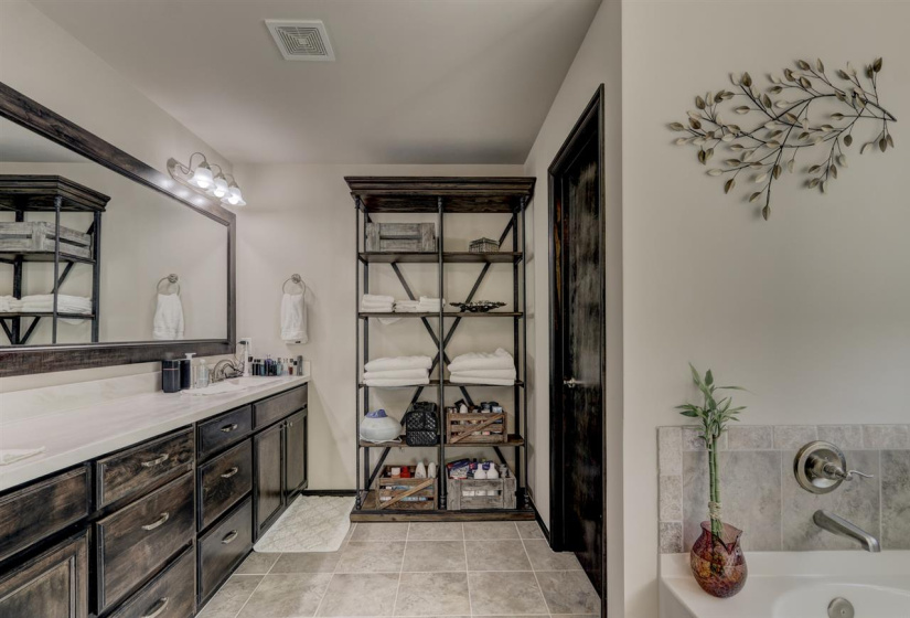 3 Bedrooms Bedrooms, 0 ,2 BathroomsBathrooms,Residential,Single Family,Landry Ln,1,133447