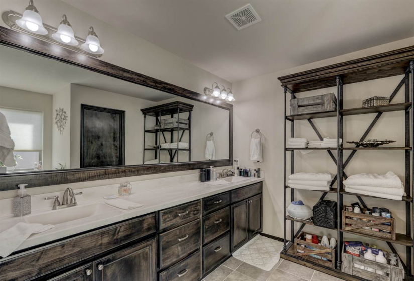 3 Bedrooms Bedrooms, 0 ,2 BathroomsBathrooms,Residential,Single Family,Landry Ln,1,133447