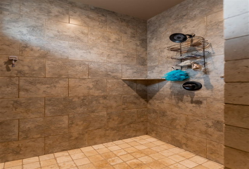 4 Bedrooms Bedrooms, 0 ,4 BathroomsBathrooms,Residential,Single Family,Montera,1.5,133450