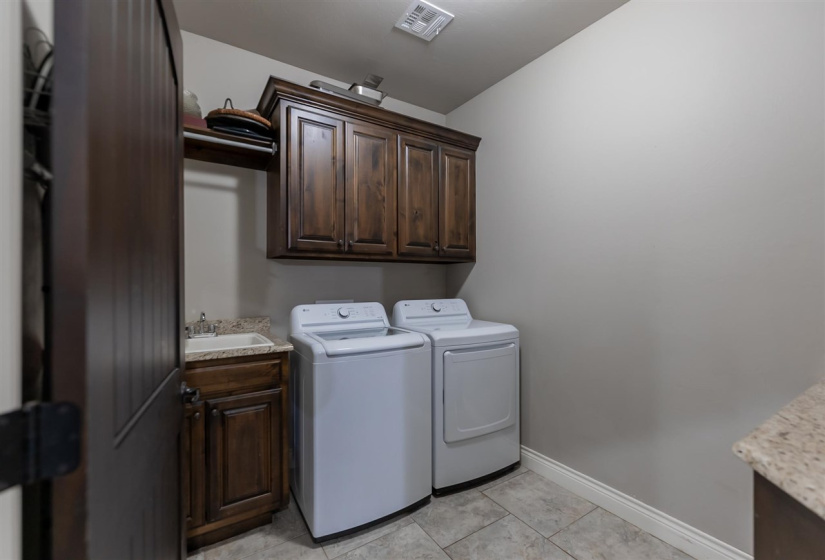 4 Bedrooms Bedrooms, 0 ,4 BathroomsBathrooms,Residential,Single Family,Montera,1.5,133450