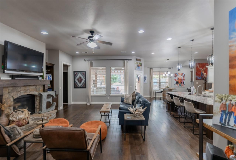 4 Bedrooms Bedrooms, 0 ,4 BathroomsBathrooms,Residential,Single Family,Montera,1.5,133450