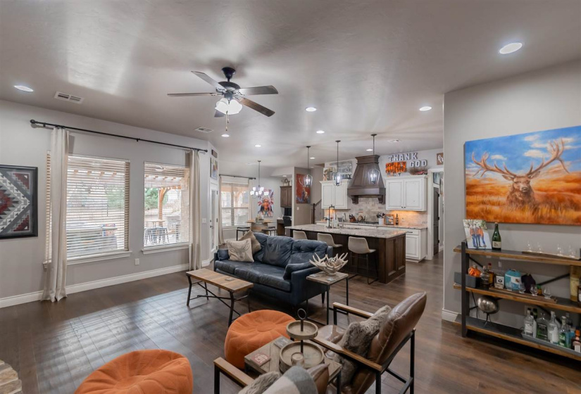 4 Bedrooms Bedrooms, 0 ,4 BathroomsBathrooms,Residential,Single Family,Montera,1.5,133450