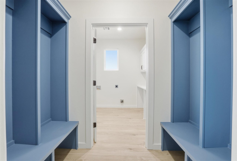 4 Bedrooms Bedrooms, 0 ,3 BathroomsBathrooms,Residential,Single Family,Karen,1,133452