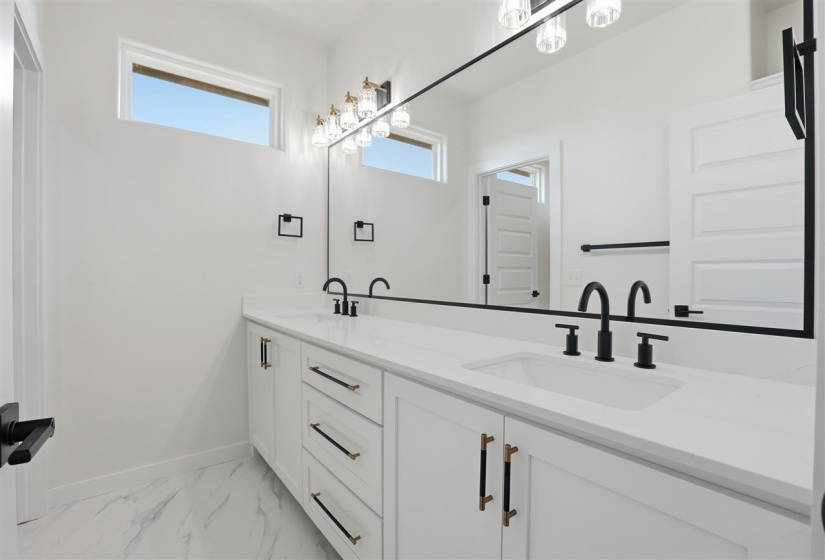 4 Bedrooms Bedrooms, 0 ,3 BathroomsBathrooms,Residential,Single Family,Karen,1,133452