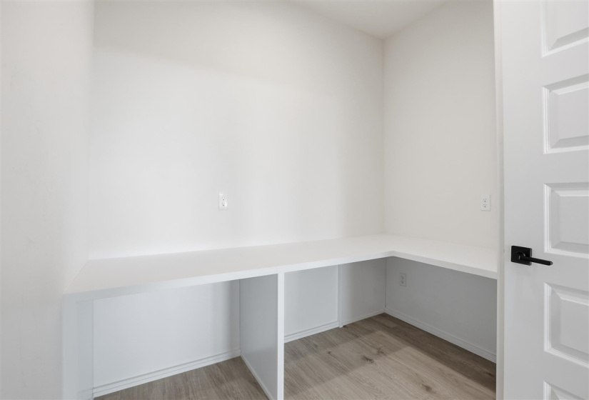 4 Bedrooms Bedrooms, 0 ,3 BathroomsBathrooms,Residential,Single Family,Karen,1,133452