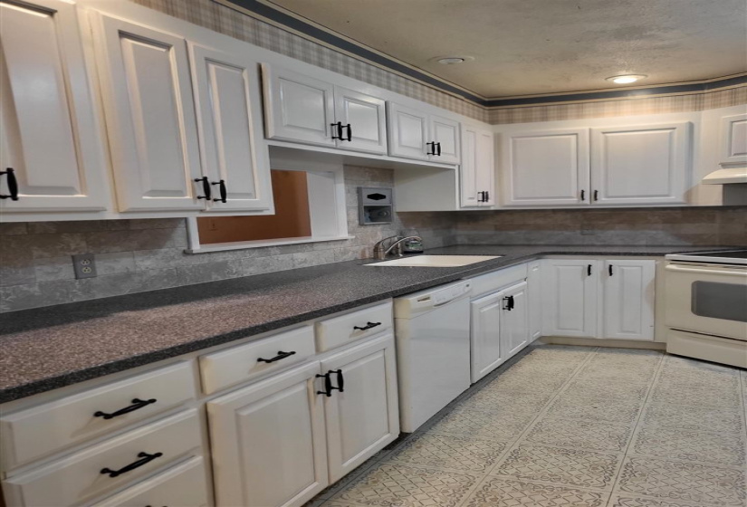 3 Bedrooms Bedrooms, 0 ,2 BathroomsBathrooms,Residential,Single Family,Cookson,1,133455