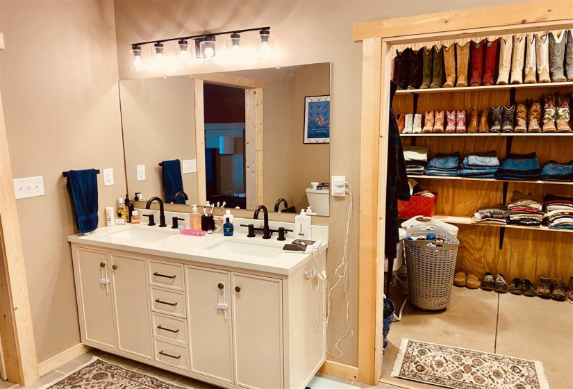 4 Bedrooms Bedrooms, 0 ,2 BathroomsBathrooms,Residential,Single Family,Rose,1,133467