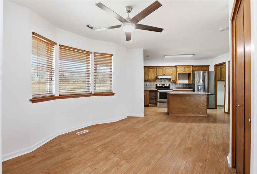 3 Bedrooms Bedrooms, 0 ,3 BathroomsBathrooms,Residential,Single Family,7th,1,133471