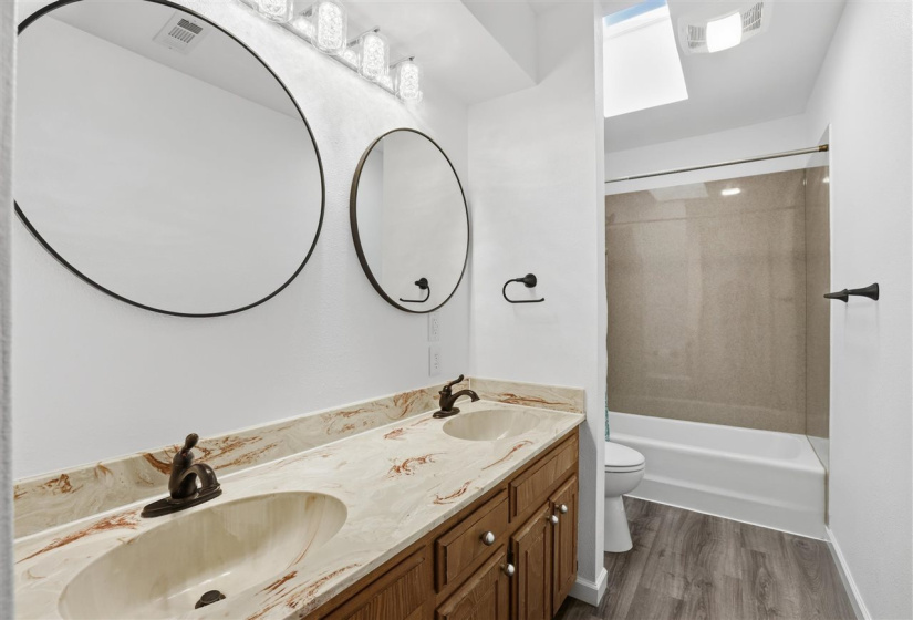 3 Bedrooms Bedrooms, 0 ,3 BathroomsBathrooms,Residential,Single Family,7th,1,133471