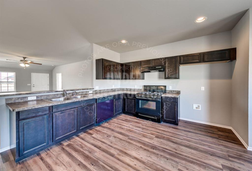 4 Bedrooms Bedrooms, 0 ,2 BathroomsBathrooms,Residential,Single Family,Blackberry,1,133477