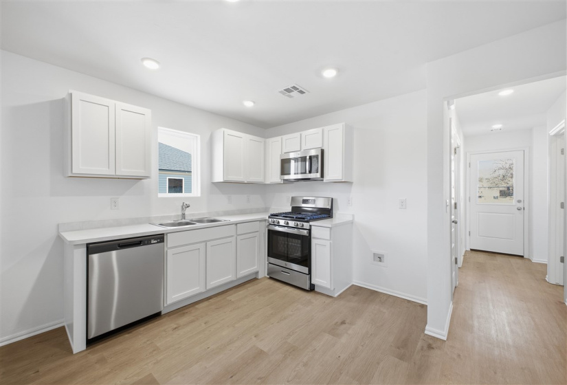 3 Bedrooms Bedrooms, 0 ,2 BathroomsBathrooms,Residential,Single Family,30th,1,133479