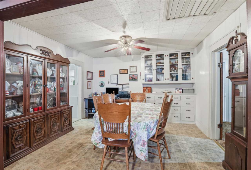 3 Bedrooms Bedrooms, 0 ,1 BathroomBathrooms,Residential,Single Family,Oak,1,133484