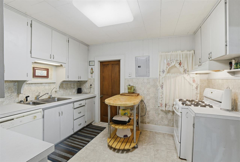 3 Bedrooms Bedrooms, 0 ,1 BathroomBathrooms,Residential,Single Family,Oak,1,133484