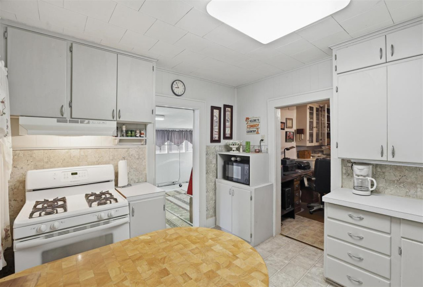 3 Bedrooms Bedrooms, 0 ,1 BathroomBathrooms,Residential,Single Family,Oak,1,133484