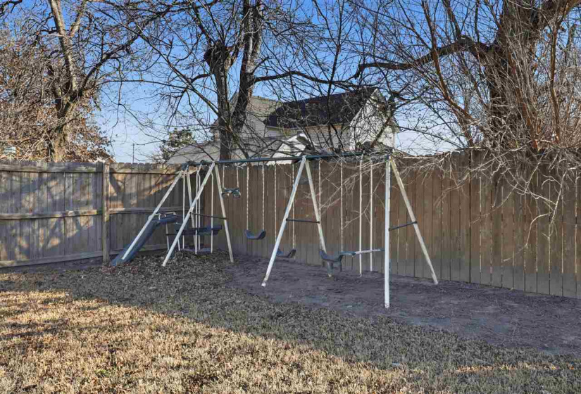 3 Bedrooms Bedrooms, 0 ,1 BathroomBathrooms,Residential,Single Family,Oak,1,133484