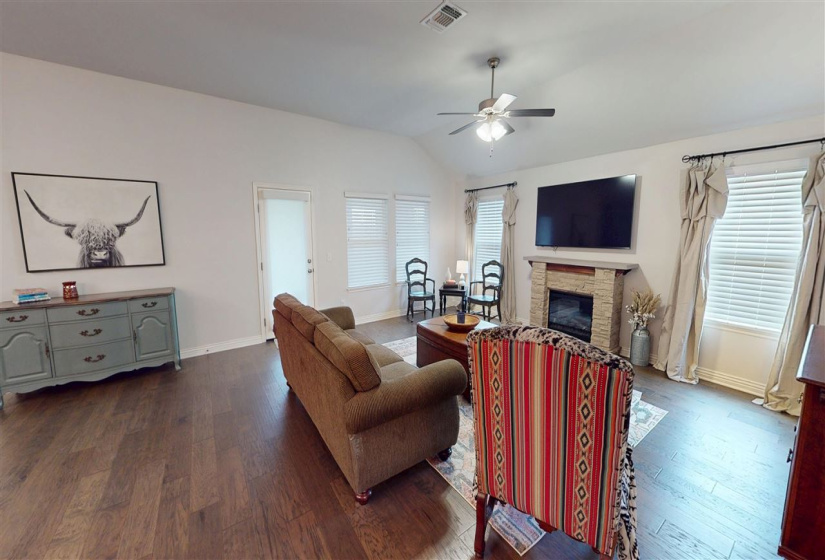 4 Bedrooms Bedrooms, 0 ,2 BathroomsBathrooms,Residential,Single Family,Platinum,1,133489