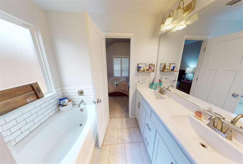 4 Bedrooms Bedrooms, 0 ,2 BathroomsBathrooms,Residential,Single Family,Platinum,1,133489