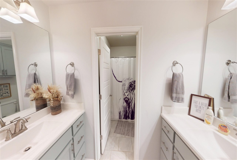 4 Bedrooms Bedrooms, 0 ,2 BathroomsBathrooms,Residential,Single Family,Platinum,1,133489