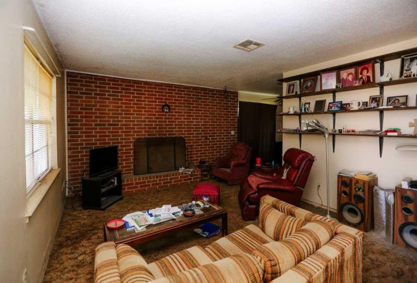 0 , 0 ,1 BathroomBathrooms,Multi-family,Duplex,Hartford,1,133498