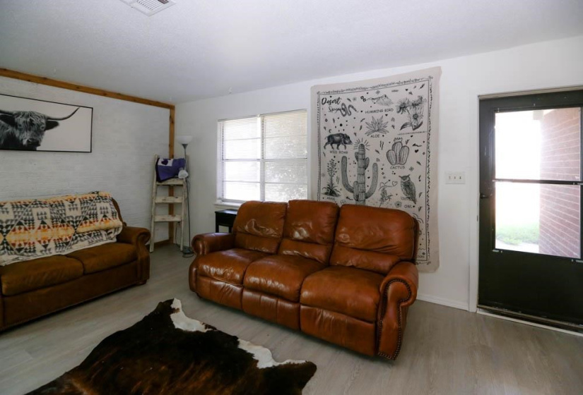 0 , 0 ,1 BathroomBathrooms,Multi-family,Duplex,Hartford,1,133498