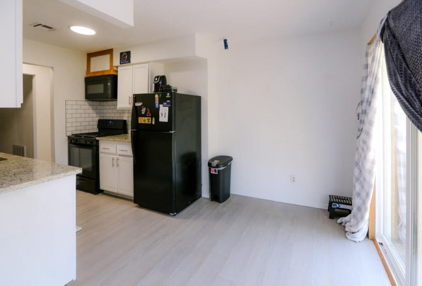 0 , 0 ,1 BathroomBathrooms,Multi-family,Duplex,Hartford,1,133498