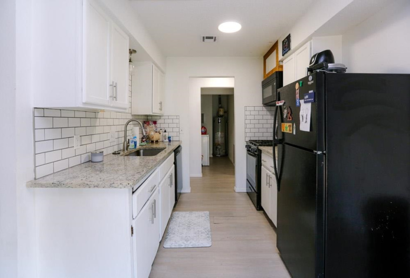 0 , 0 ,1 BathroomBathrooms,Multi-family,Duplex,Hartford,1,133498