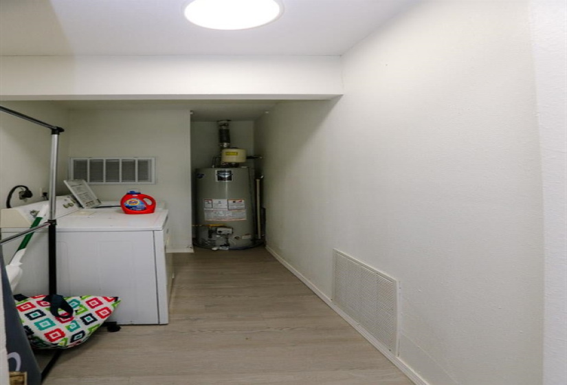 0 , 0 ,1 BathroomBathrooms,Multi-family,Duplex,Hartford,1,133498