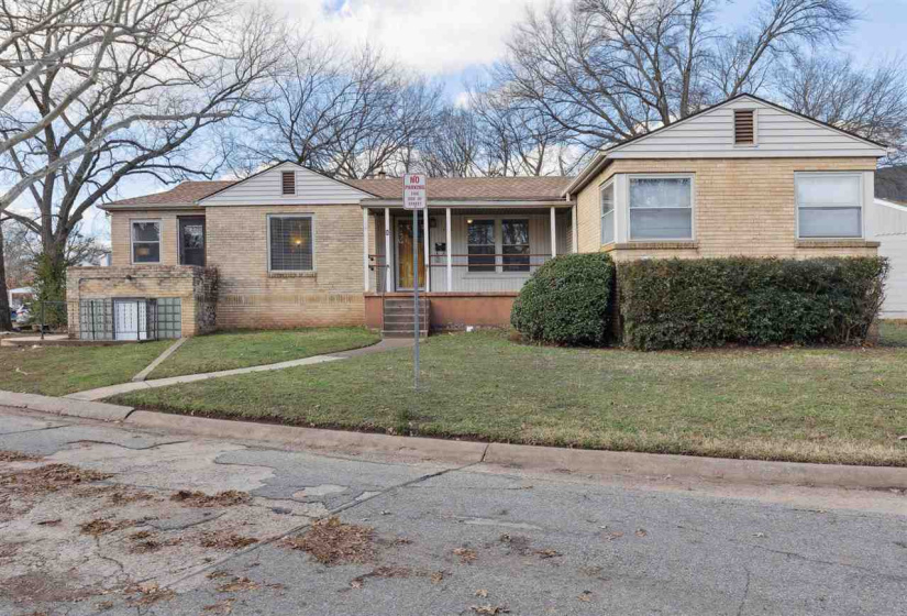 3 Bedrooms Bedrooms, 0 ,2 BathroomsBathrooms,Residential,Single Family,Arrowhead,1.5,133501