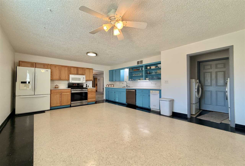 3 Bedrooms Bedrooms, 0 ,2 BathroomsBathrooms,Residential,Single Family,McCord Rd,1,133508