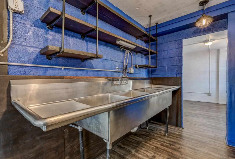 5 Bedrooms Bedrooms, 0 ,2 BathroomsBathrooms,Residential,Single Family,7th,1,133509