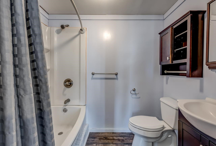 5 Bedrooms Bedrooms, 0 ,2 BathroomsBathrooms,Residential,Single Family,7th,1,133509