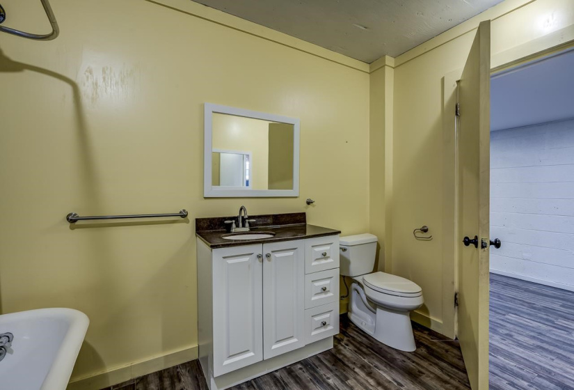 5 Bedrooms Bedrooms, 0 ,2 BathroomsBathrooms,Residential,Single Family,7th,1,133509