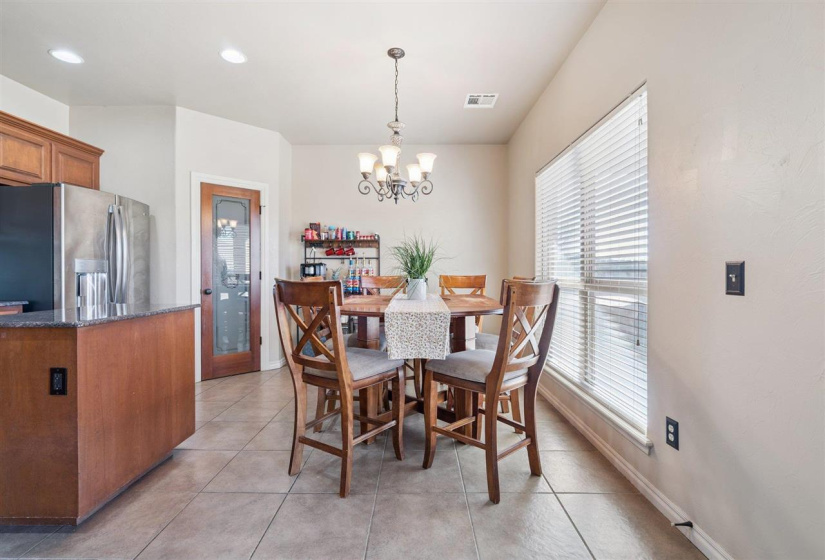 4 Bedrooms Bedrooms, 0 ,2 BathroomsBathrooms,Residential,Single Family,Eagle Summit,1.5,133519