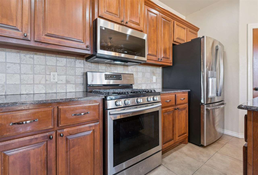 4 Bedrooms Bedrooms, 0 ,2 BathroomsBathrooms,Residential,Single Family,Eagle Summit,1.5,133519