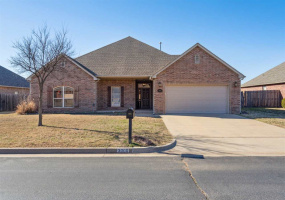 4 Bedrooms Bedrooms, 0 ,2 BathroomsBathrooms,Residential,Single Family,Eagle Summit,1.5,133519