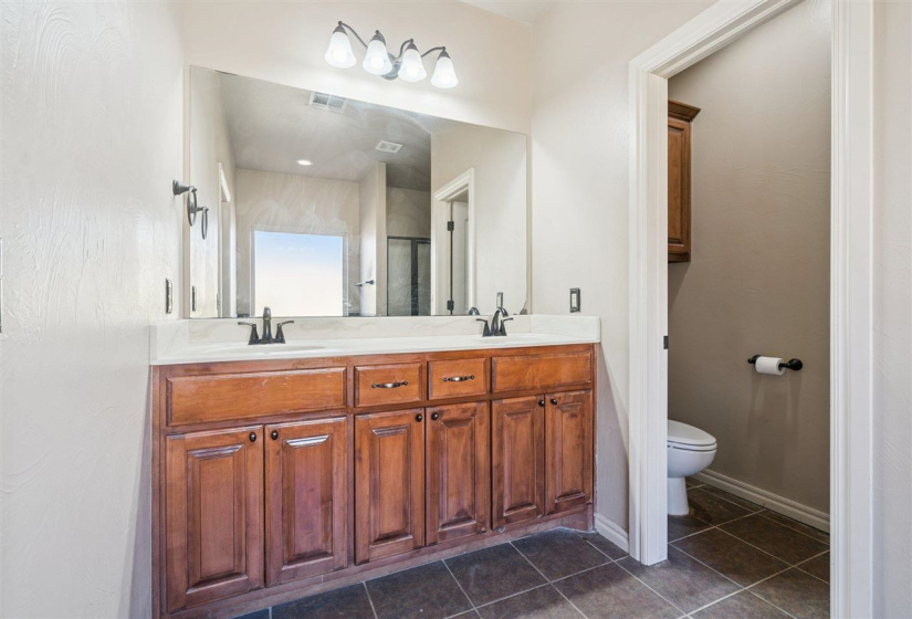 4 Bedrooms Bedrooms, 0 ,2 BathroomsBathrooms,Residential,Single Family,Eagle Summit,1.5,133519