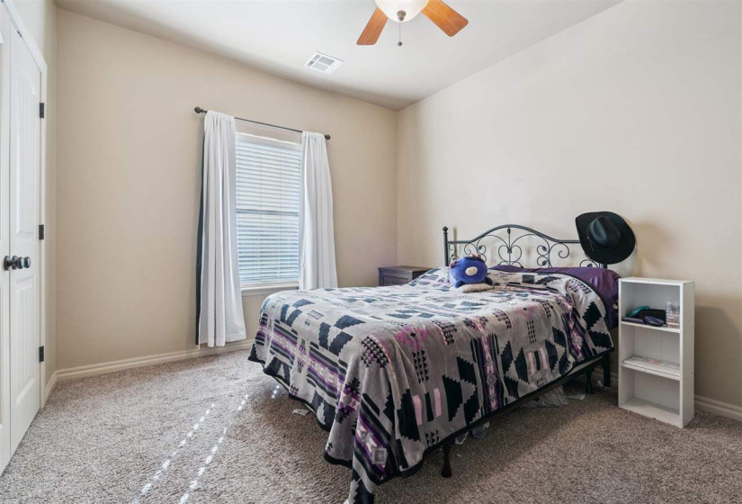 4 Bedrooms Bedrooms, 0 ,2 BathroomsBathrooms,Residential,Single Family,Eagle Summit,1.5,133519