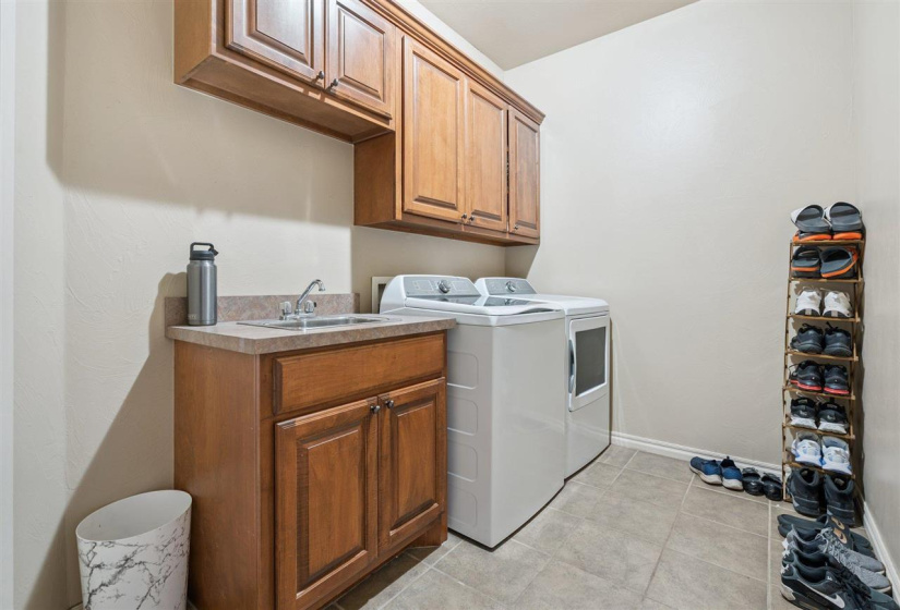 4 Bedrooms Bedrooms, 0 ,2 BathroomsBathrooms,Residential,Single Family,Eagle Summit,1.5,133519