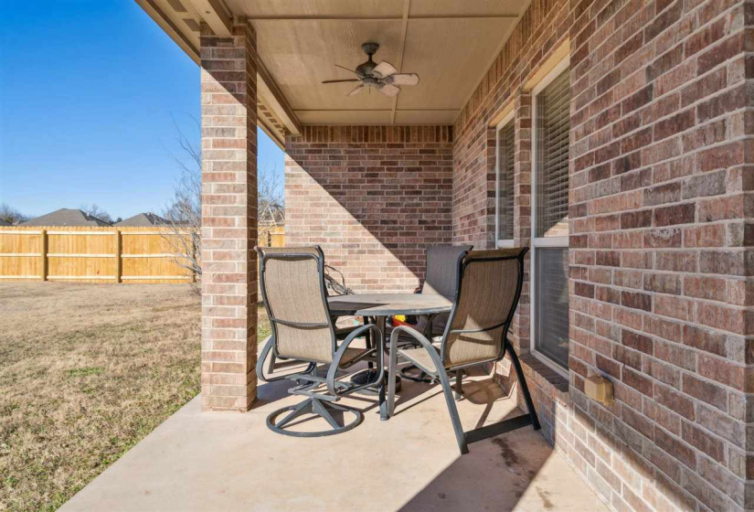 4 Bedrooms Bedrooms, 0 ,2 BathroomsBathrooms,Residential,Single Family,Eagle Summit,1.5,133519