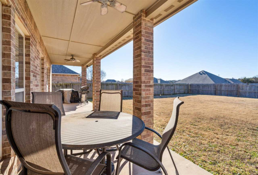 4 Bedrooms Bedrooms, 0 ,2 BathroomsBathrooms,Residential,Single Family,Eagle Summit,1.5,133519