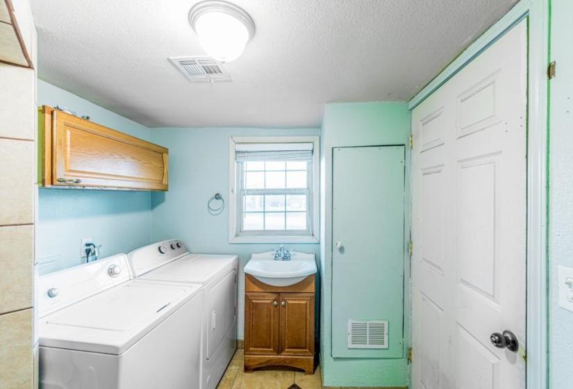 2 Bedrooms Bedrooms, 0 ,2 BathroomsBathrooms,Residential,Single Family,2nd,1,133521